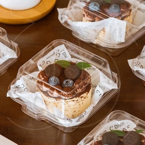 Коробка для бенто-торта прозрачная 15х15х8 см дно 10,5х10,5 см , 30 ₽ Коробка для бенто-торта прозрачная 15х15х8 см дно 10,5х10,5 см